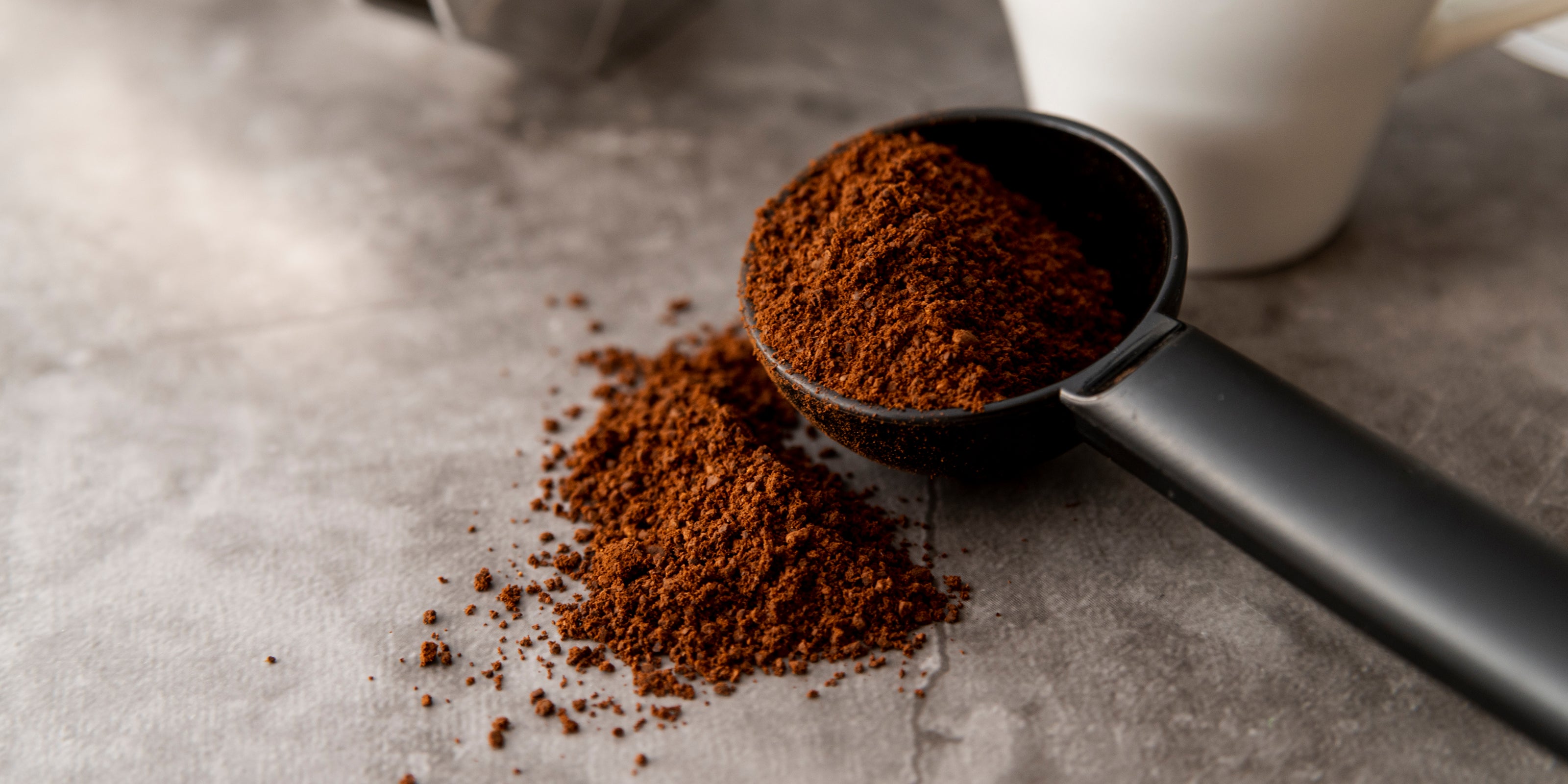 filterkaffe i en ske